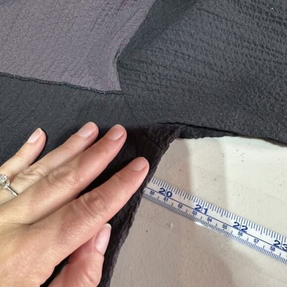 Habitat‎ Asymmetric Hem Colorblock Boho Tunic Top Medium Exposed Seam Gray Black - Picture 10 of 11